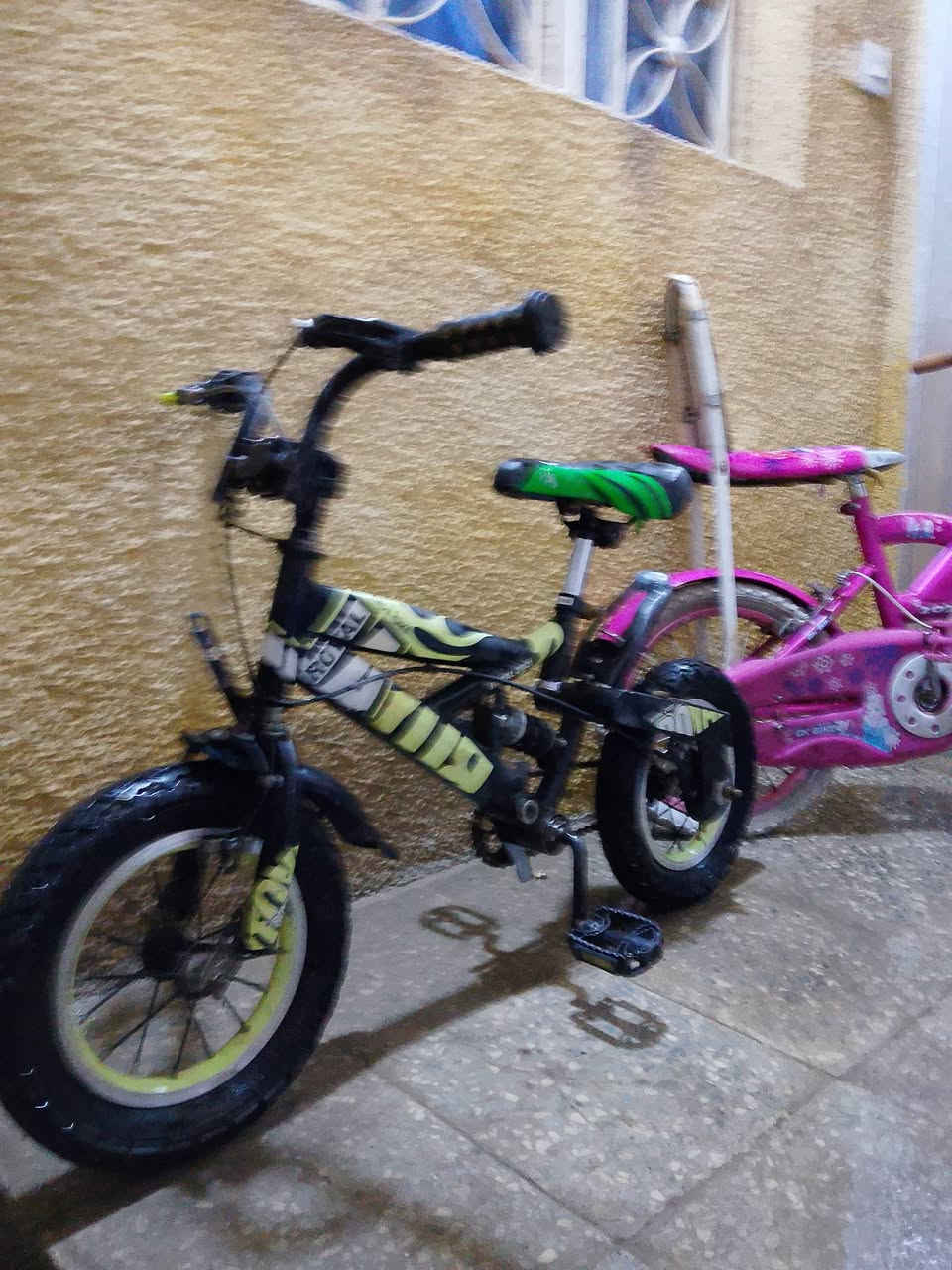 السلام عليكم بايسكلات للبيع متروكات ثنينهن سعر 50 مكاني الكمالية هاتف ***********
