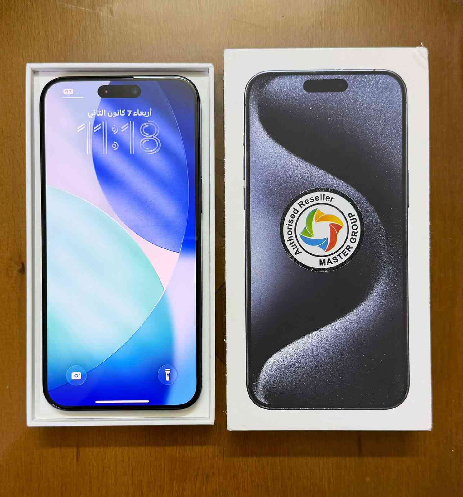 ايفون 15  برو ماكس
الجهاز نضيف جدا شخط مابيه 
السعر 1.150.000
للاستفسار الاتصال على ***********
