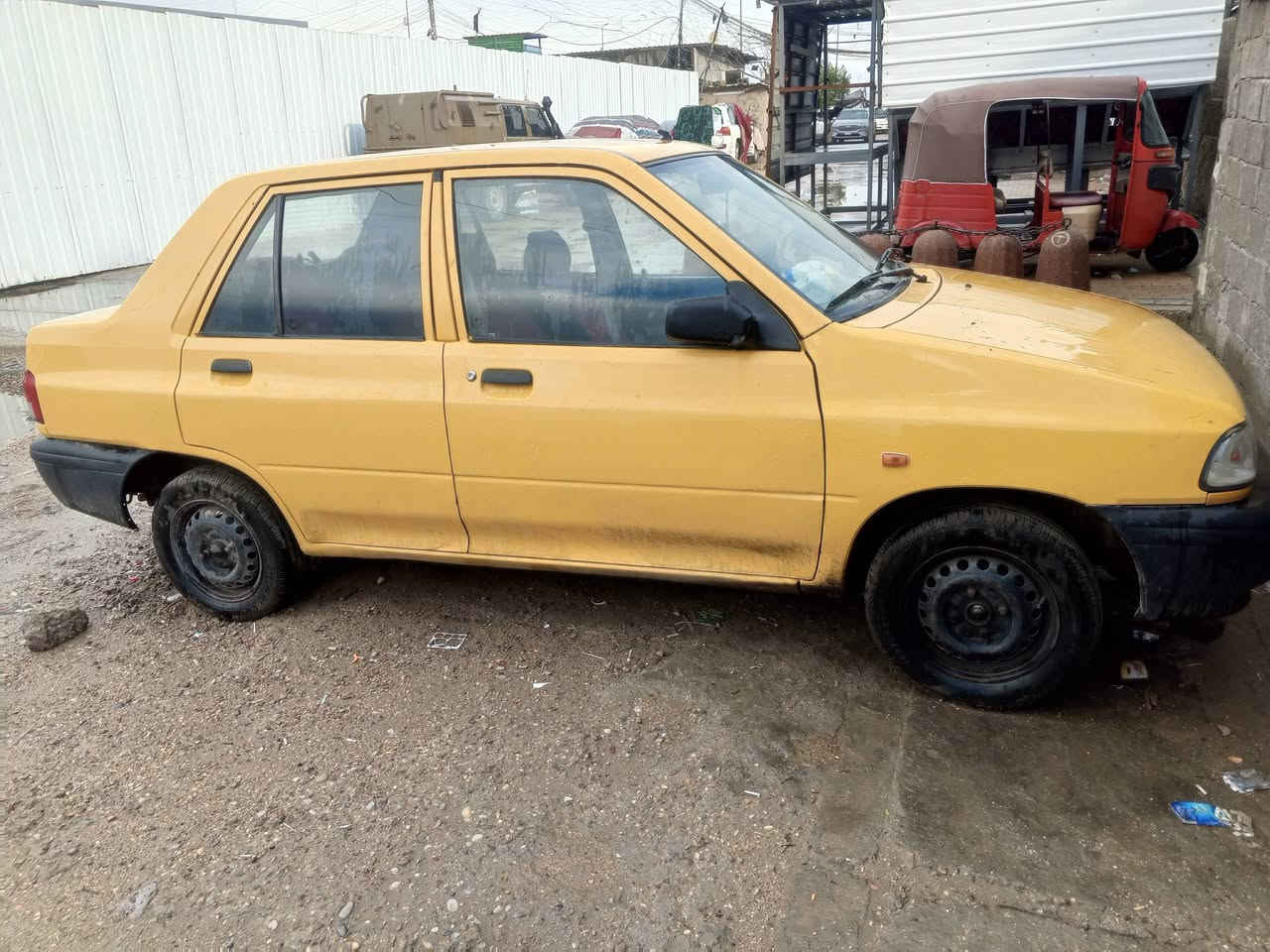 السلام عليكم اخوتي اقره التفاصيل قبل كلشي يرحم والديكم
سايبا 2015 سيارة معمرة خياسات وهلالات مصبوغه حزام درجة اولى السيارة متروكة سابقاً محرك كايم كير مكفول تبريد تدفئة مكفول مطلوبة غرامات مليون و560 هيئة 6 سنوات سنويتها ساقطه تحويل ثاني يوم صدر امامي خلفي دبلات تايرات 80% ابيع صافي  سعرها 18 وبيها مجال بسيط جداً مكاني بغداد مدينة الصدر قرب البانزين خانه ***********
