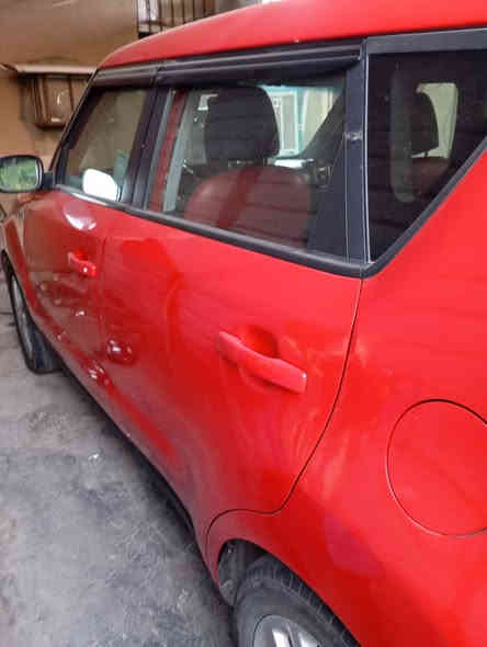 للبيع كيا صول موديل 2017محرك 2000 ماشية 82 سيارة جدا نظيفة شرط تشوف وتفحص وتحكم مال بيت باسمي كير محرك تبريد كفالة عامة تبريد ميكانيكي تحكم ستيرن جهتين شاشه كبيرة كاميرا دوارة كشنات جلد احمر مطعم باسود السيارة ناعمة وبالعافية عاللي ياخذها للاتصال *********** مكاني بغداد
