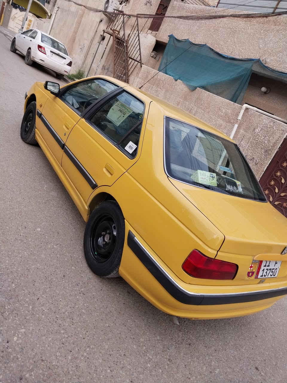 السلام عليكم 
بيجو بارص موديل ١٥ كفاله كير ومحرك وتبريد مابيها اي نقص تخم تايرات بجيس حداديه جديده كهربائيات كلها شغاله خط 
وبحث جدد السنويه لل ٣٠ هزه جديده  مكفوله من اي ضربه شرط 
 سستم صوت شرط التحويل السعر ٤٨ وبيها قليل عنواني بغداد الاستفسار اتصل ***********
