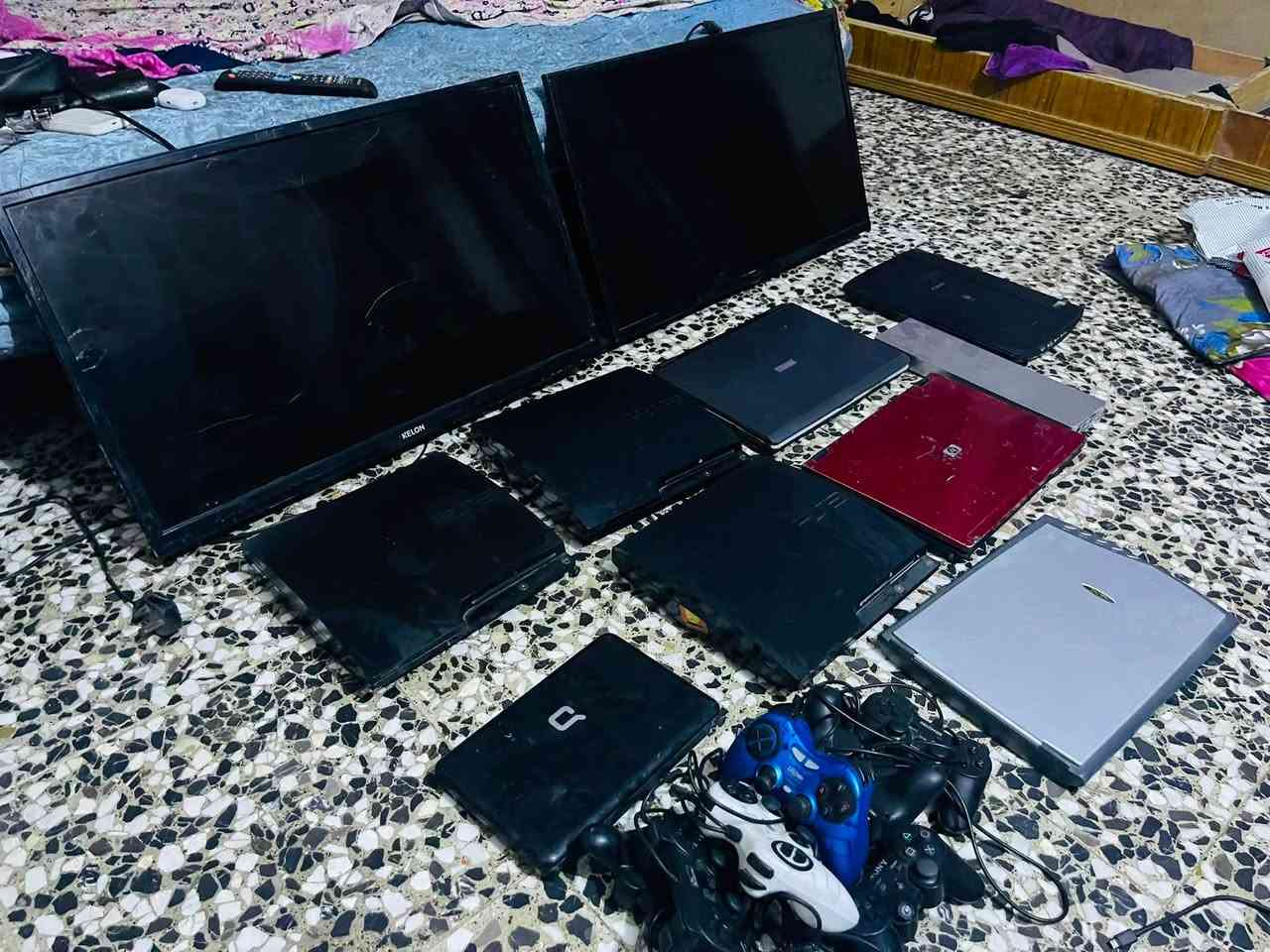 مجموعة غراض للبيع   بلازما شاشه عدد 2 + بلي ثري عدد  3 + حاسبات عدد 3 + سكنر عدد 2 + يو بي اس 850 واط + جهاز سامسونك بوكس 

التفاصيل 
بلازما عدد اثنين وحده تشتغل گلوب ما تحول ما وياهن ريمون  والثانية طافية رسمي 

ابيع فحم هيج ولا تسألني شبيها ما بيها كوم فحم وما أضمن اي شي لا شاشه ولا اي اشئ  اكرر  ابيع فحم 
الوحده ب15 الف 

البلي ثري  جهازين طافيات فحم الواحد 25 الف قفل 

واحد يشتغل ويطفة 35 الف  وياهن ملحقات يدات بواير وكيبلات 

الحاسبات  العدد 3 

توشيبا وياها شاحنه تاخذ شحن بس ما تشتغل دگمه التشغيل خربانه اعتقد ابيع فحم هالموجود  25 الف 

الحمره  فحم ب15 الف  hp 

السوده  حجم مني اصغر من هذا الموجود بالسوگ ابيعهن كلهن شلعة هالموجود فحم     
15 الف 

سكنر هالموجود فحم الواحد ب5   الاف 

يو بي اس 850  واط 
يشتغل يراد بطارية 🪫 فقط ب20 الف 

جهاز سامسونك بوكس ب5  

إذا كلهن شلع بيهن مجال للشراي 
مكاني بغداد ام الكبر والغزلان مقابيل المدينة قطاع 26 
يوجد توصيل لكافه المحافظات 5 الاف  
رقمي *********** 
المو شراي لايجي ويتعبني رحمه لوالديكم الأسعار قفل إذا سلعة وحدة
