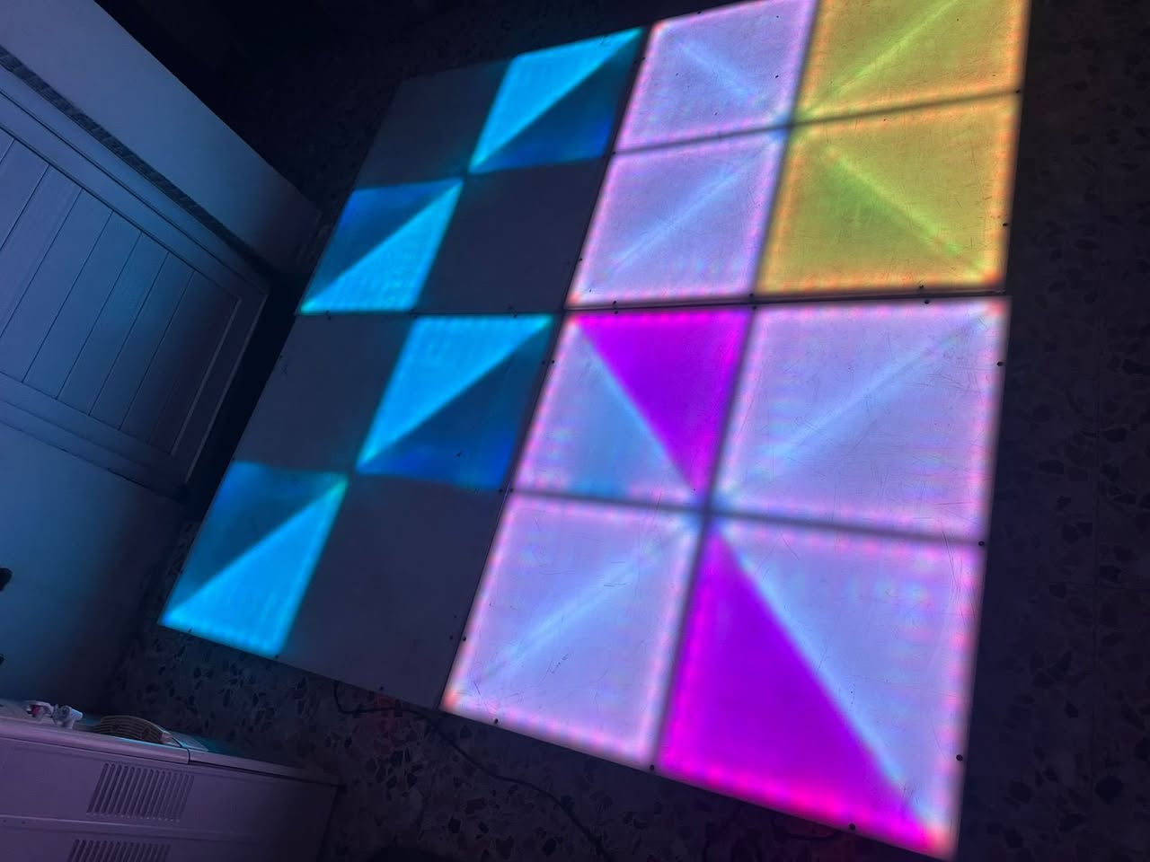 ستيج ٤ قطع متحرك ٤متر مربع للبيع اخو الجديد للاستفسار واتساب *********** بسعر مغري جدا العنوان بغداد الي يريده يتواصل واتساب
