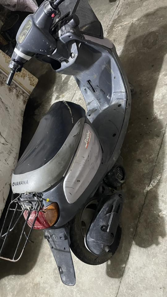 سلام عليكم منغولي للبيع كهربائياتها ما تشتغل فقط لايت شغال سعرها 225 الف وبيها مجال
***********
