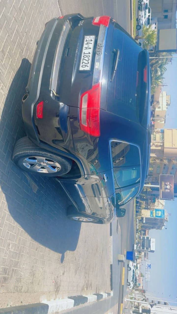 جيب شيروكي لمتد 2013 وارد خليجي فول مواصفات سلايد كشنات كهربائي اللون اسود ***********
