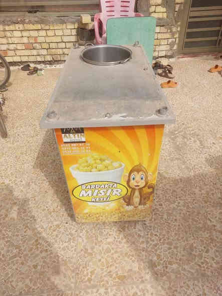 عربانه لبلبي اذره تشتغل كلشي جديده بس متروكه يعني اغسله واشتغل كامله حته طباخ بيه من الداخل متحركه 
مكاني الشعله السلاميات سعره 150 
الاتصال ***********
