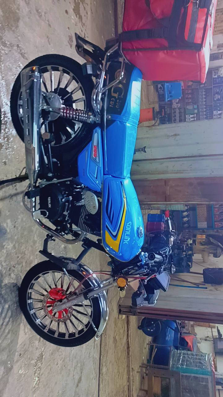سلام عليكم دراجة ايراني سونك للبيع موديل 2025 صارلي شهر ونص من اشتريتها زيرو دراجة مابيها نقص برغي كهربائيات كلها شغالة وبيها بصمتين وسوجين وتشغيل عن بعد ونضام أمان ومكينة زيرو جيب فيتر وتعال افحص وبيها درع وصندوك دلفري السعر 850 الف العنوان بغداد الحسينية الراشدية الرقم ***********

