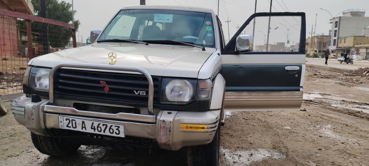 سلام عليكم باجيرو موديل 91ايسر بلاد رقم نكليزي سنويه30 تحويل مباشر مكفوله كفاله من كلشي مكينه وكير جدد تبربد شغال سياره جاهزه تخم تاير حداديه كهربائيات كله شغاله ماكو شي مايشتغل بيه مكان الشطره سعر48 نتصل عليه وبلخدمه ***********
