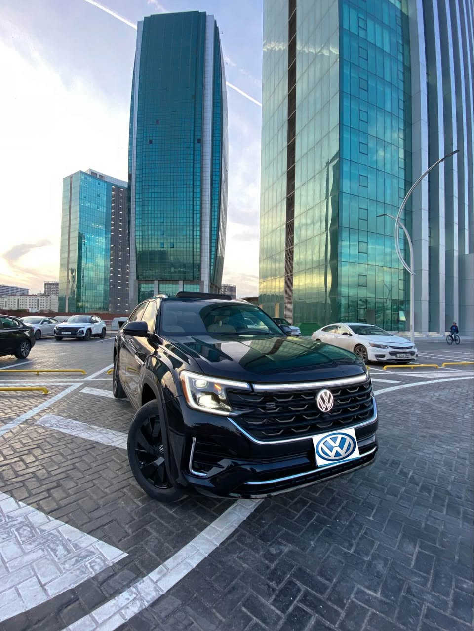 السلام عليكم

VOLKSWAGEN ATLAS CROSS SPORT SE 2024 

سياره مواصفات se معروفه داخل مشمشى بلادى 

٣ قطعة تبديل شركه نفس اللون. ١ قطعة صبغ بدون دواخل 

ارباك ستيرن تكمه راجع بلادى وسيارة بحالة وكالة صفر مسج مشى ١٤ الف ميل

سعر جدا مناسب ٢٥٥ ومجال 

مكان سياره اربيل و رقم مؤقت 

*********** واتساب أربيل, العراق

