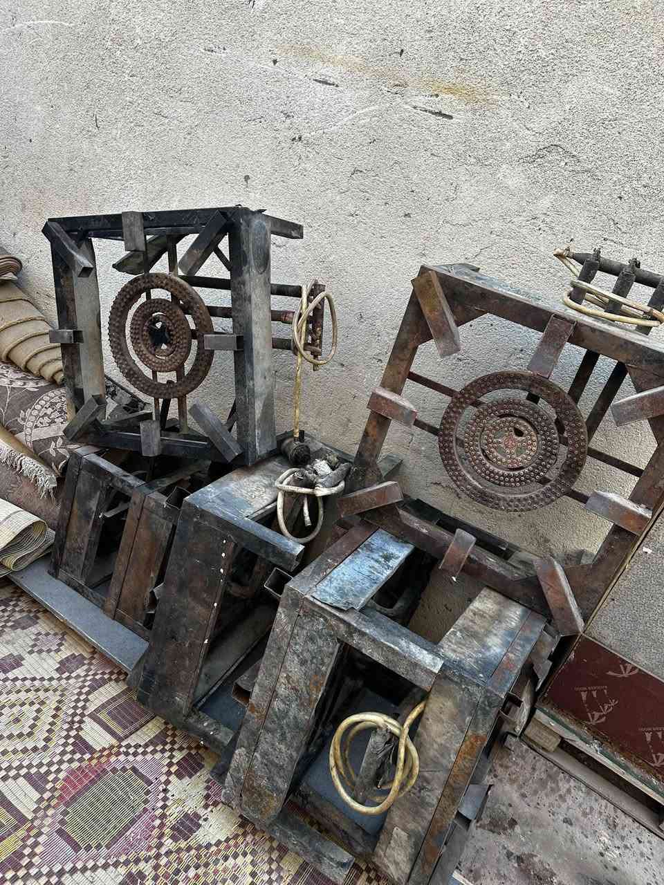 خيمه عربيه ٤في٨+تكيات حمر عدد ٢+طباخات ٧+نشره +فراش للبيع +ميوزه وجام خانات للبيع التواصل ع رقم ***********
