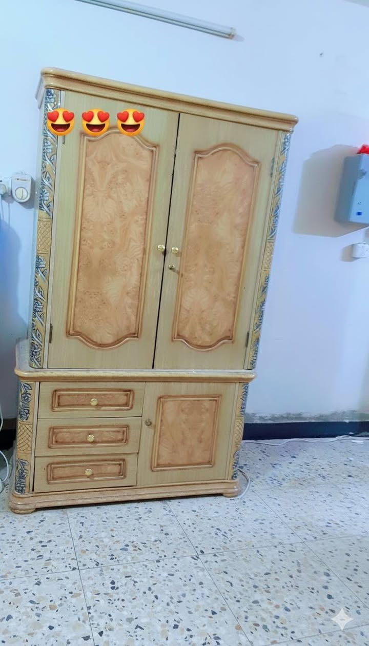 غرفة اخشاب للبيع تركية السعر مليون وبيهة مجال المكان ابو غريب.... ***********
