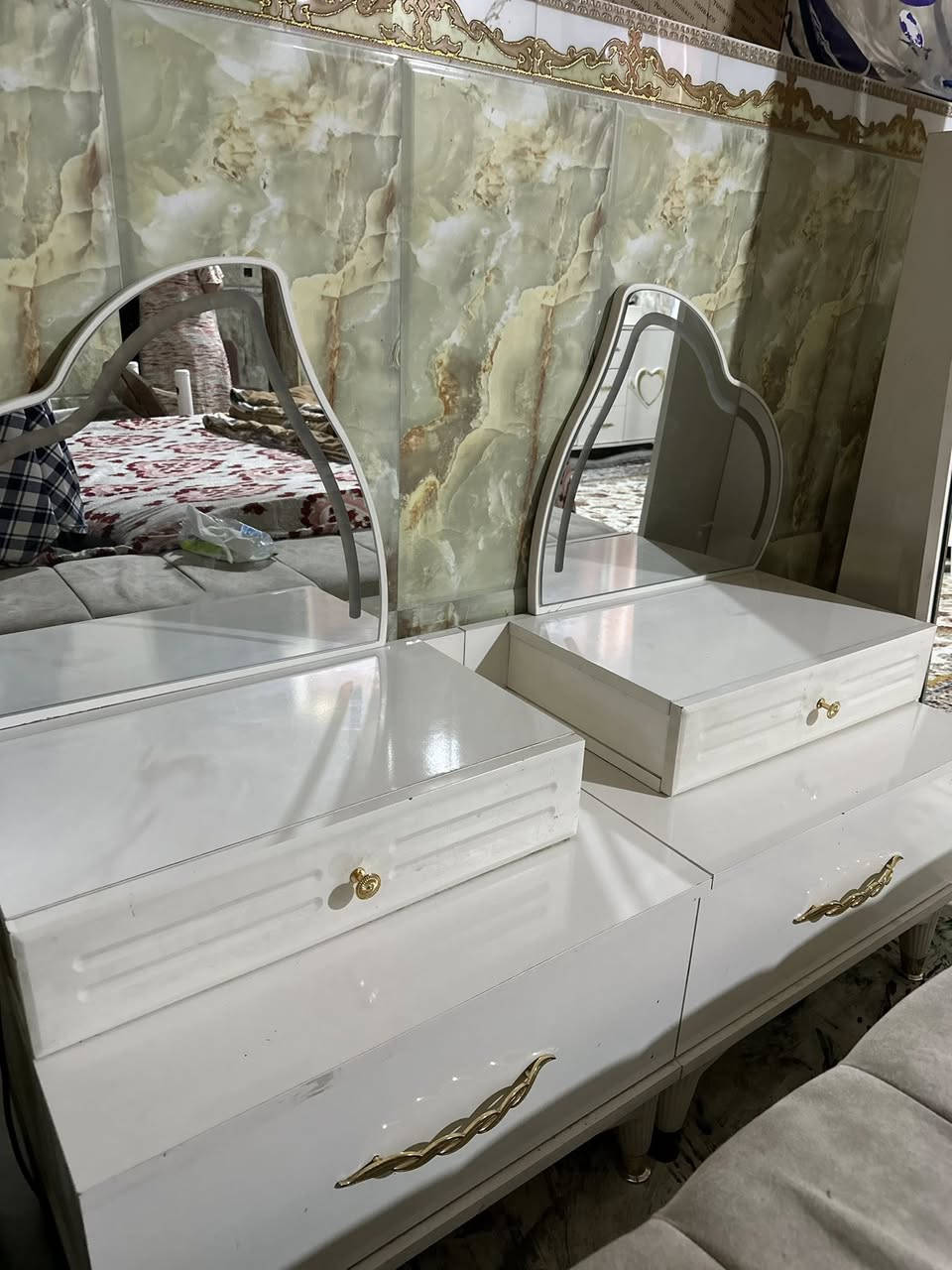 غرفة نوم تركية اصلية ثقيلة اول ما اشتريناها ب3 ملايين يشهد اللّه تخبل نظيفة نظافة فول 10 قطع بيع مستعجل شخط مابيها اي ضرر ماكو كاملة بيها تقسيمات مال ملابس بالكنتور استعمالها نظيف ومبين يمكم بالفيديو سعرها 925 العنوان نجف
حي ميسان بيع مستعجل بيها مجال بسيط للشراي


**إذا كنت صاحب هذا الإعلان وتريد حذفه لأي سبب، رجاءا أرسل رسالة إلى الدعم الفني**