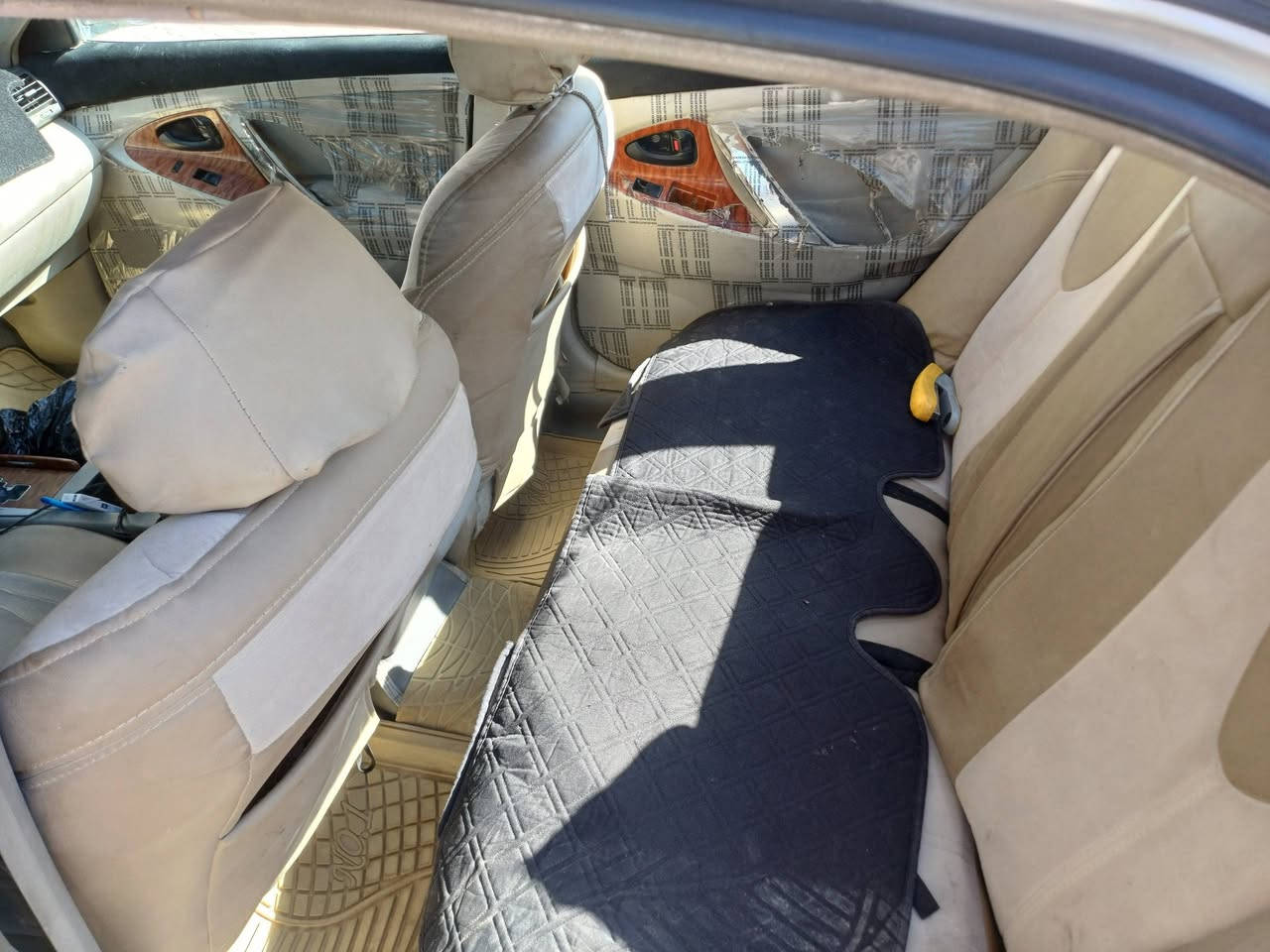 للبيع كامري ٢٠٠٧ خليجي رقم بغداد انكليزي  باسمي  كير محرك شرط صدر امامي وخلفي جيد جدا عدا بولبرن خلف سكن السايق يحتاج تبديب  السياره مرتجيه جهت السايق  مبدله بابين السايق والوره مصبوغه عام القماره فوك السايق بيها شبر معجون داخل جيد جدا تبريد ثلج السياره يحتاجلها ترتيات شويه تكعد داعاميه اماميه وبيها ضربه بالجنطه سمكرتها وما صبغتها السعر ٧٥ المكان تكريت  ***********
