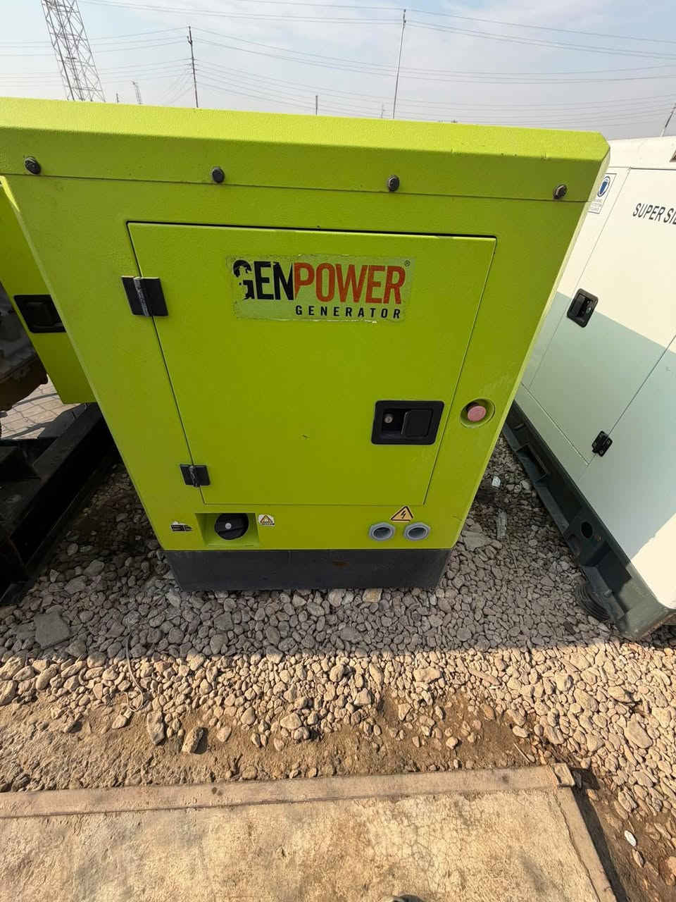 #جديدنا_لاينتهي[0️⃣7️⃣8️⃣1️⃣2️⃣3️⃣4️⃣5️⃣2️⃣3️⃣2️⃣]
🔷نوع المحرك:بيركنز انكليزي 🇬🇧
🔷القدره:15KVA
🔷المحرك:3بستم
🔷نوع الملف:لوري سومر فرنسي🇫🇷
🔷عدد ساعات التشغيل:220 ساعة ⏰
🔷كاتم جين باور 100%🇹🇷
🔷مع سسستم بروتكشن كامل للحمايه ونظام اوتو Ato
🔷مع خزان وقود 150L
🔷لمعرفة السعر فقط الاتصال:-
🔷☎️رقم الهاتف:0️⃣7️⃣8️⃣1️⃣2️⃣3️⃣4️⃣5️⃣2️⃣3️⃣2️⃣
#علي_الباشا
🔷العنوان:بابل/الحله/الجزائر-مجاور مستشفى الحياة-ومقابيل ملعب الجزائر
🔷يوجد توصيل لجميع محافظات العراق 🇮🇶 🛻🛻


**إذا كنت صاحب هذا الإعلان وتريد حذفه لأي سبب، رجاءا أرسل رسالة إلى الدعم الفني**