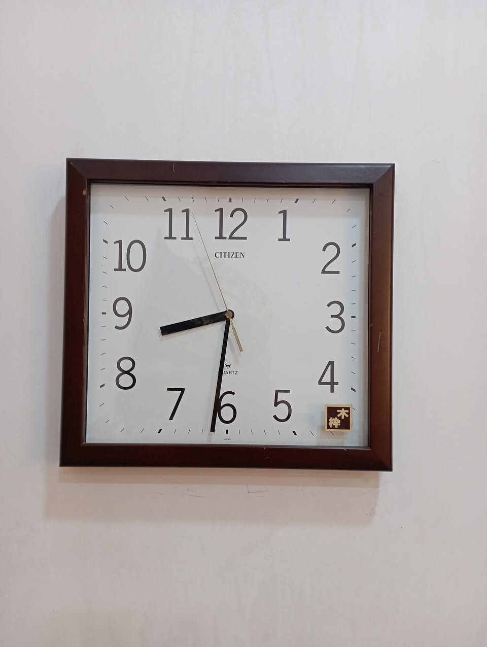 ساعات جدارية يابانية اصلية....  خشب طبيعي.....قطع مميزة جداً 
السعر 25 الف 
يوجد توصيل 
قناة التلكرام https://t.me/orginalwatche
للاستفسار ***********
