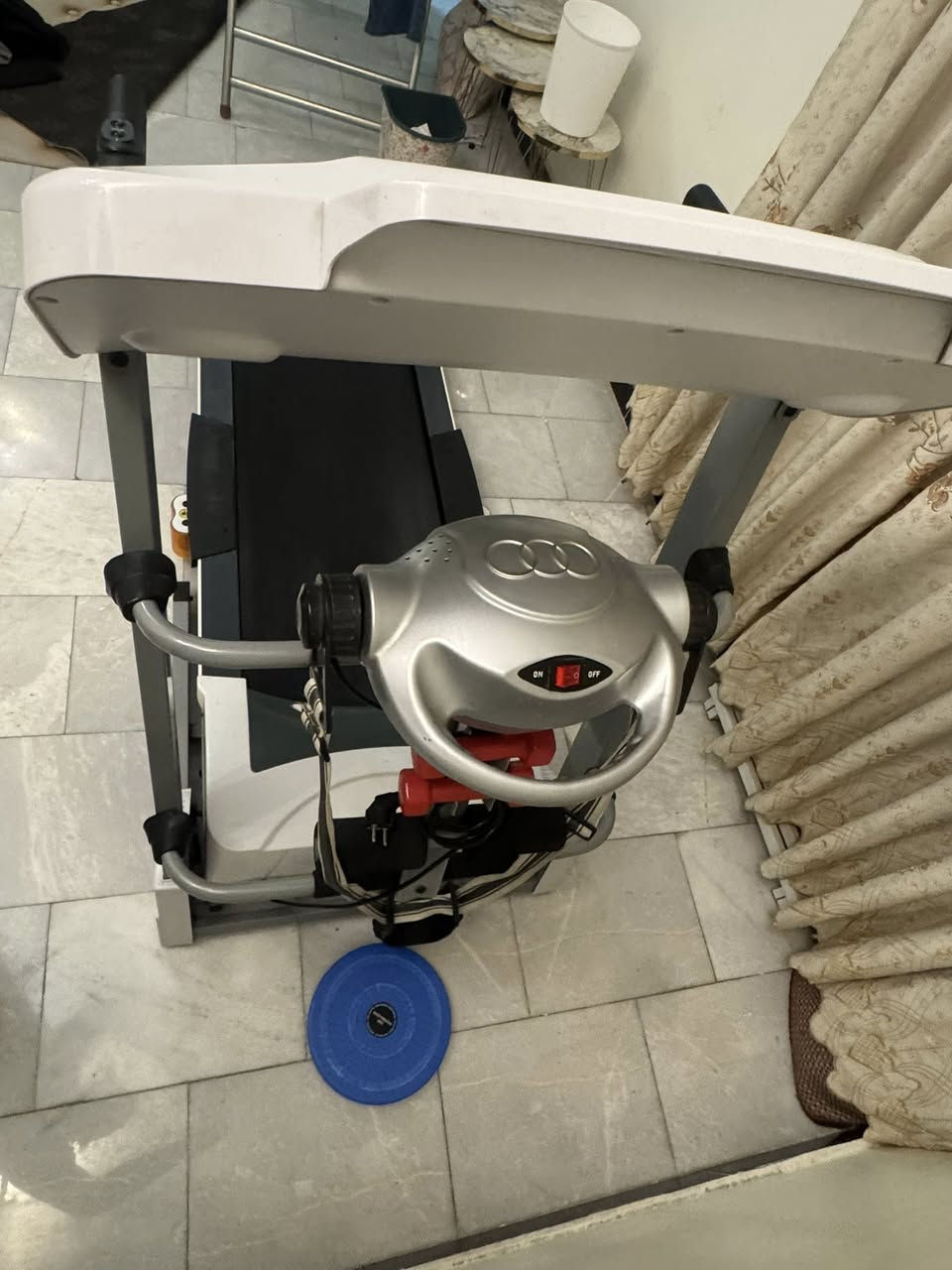 جهاز جري نظيف جداً استعمال قليل السعر 250 الف ***********
