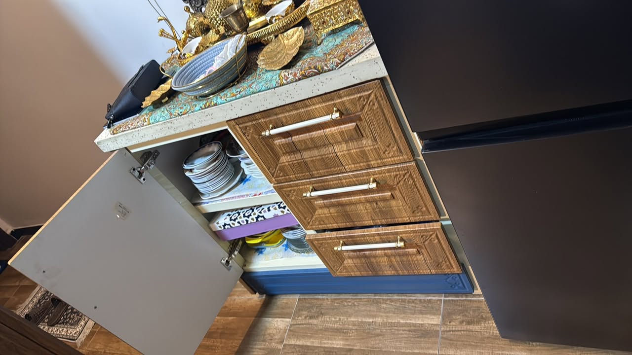 سلام عليكم كاونتر البيع نظيف مع فرن غير مستعمل دي سي ال وطباخ ايطالي ثقيل الاتصال ماسنجر او ***********بغداد
