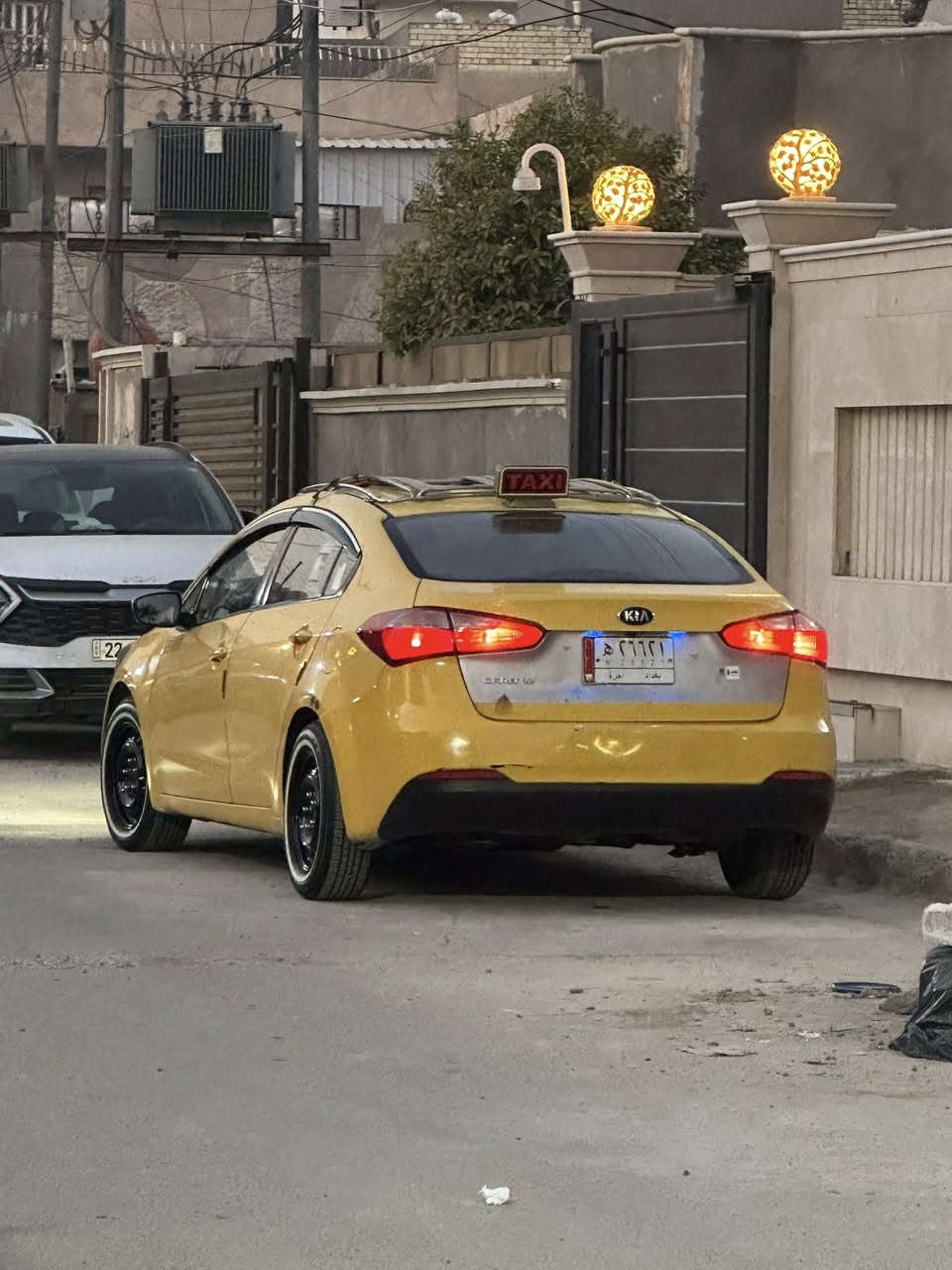 السلام عليكم سيراتو خليجي 2016 بيهة طخة بالجاملغ الخلفي للبيع السيارة خير مـטּ الله كير ومكينه مكفوله منضومه غاز وبانزين تايرات جدد دوشمه جديد سياره جاهزة بدون غراض وتحويل ثاني يوم للاستفسار *********** السعر 113 ورقة وبيهة مجال للشرايه
