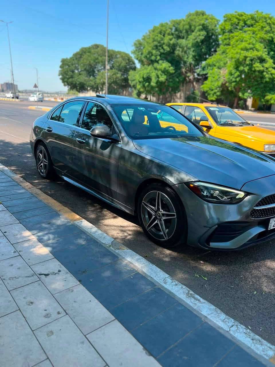 مارسدس C300 مرقم اربيل
السيارة ماشية 50 الف

حادث السياره جاملغ يسار بدون دواخل

صور الحادث منشوره ضمن الصور

مكان السياره حي الجهاد

للتواصل والاستفسار

***********

