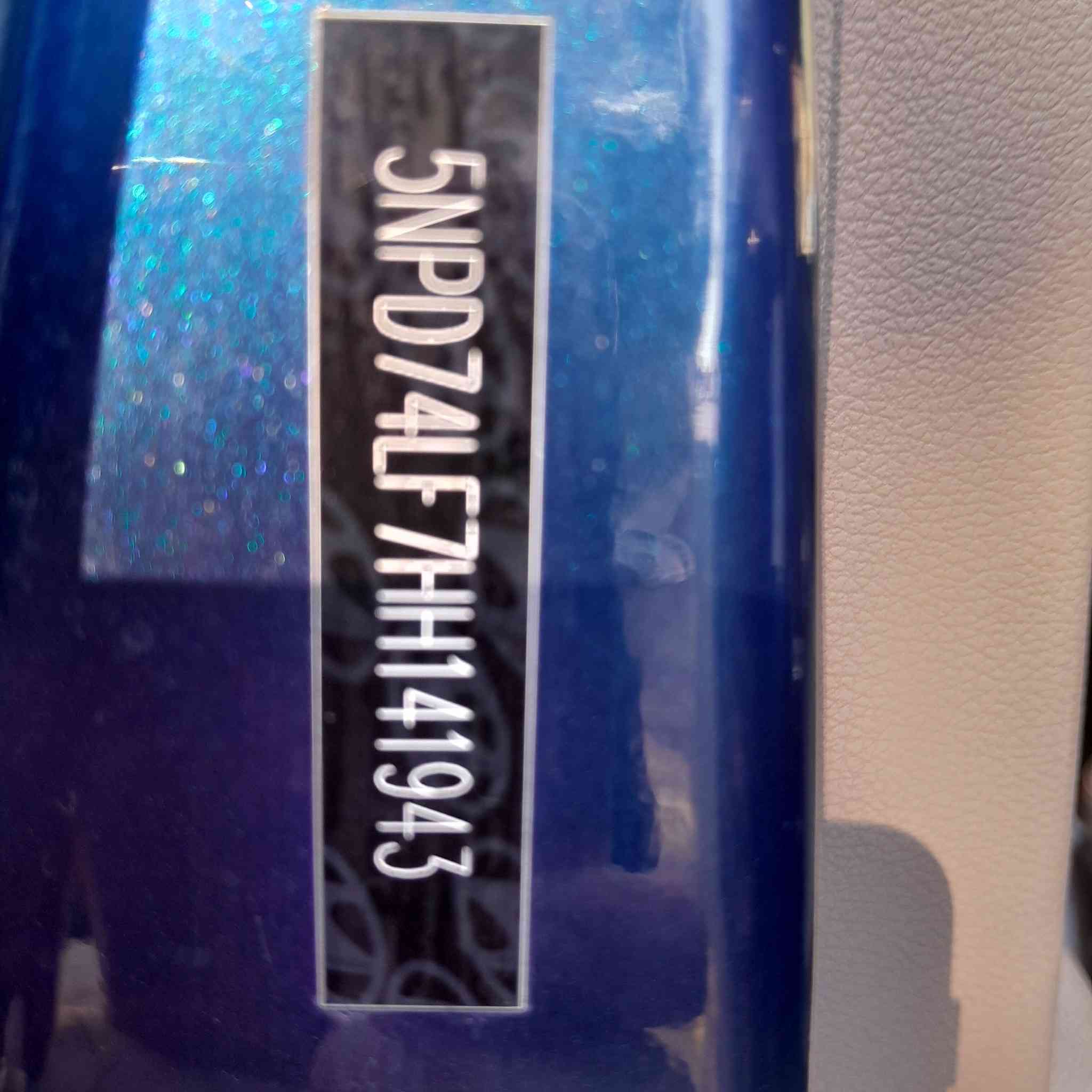 السلام عليكم سيارة للبيع هونداي النترا وارد امريكي موديل ٢٠١٧ رقم اربيل الدولي الجديد والحادث جاملغ وبنيد بدون دواخل وصورة للشاصي بالمنشور محرك وكير كفالة والسعر ١١٨ مكاني بغداد للاتصال ***********
