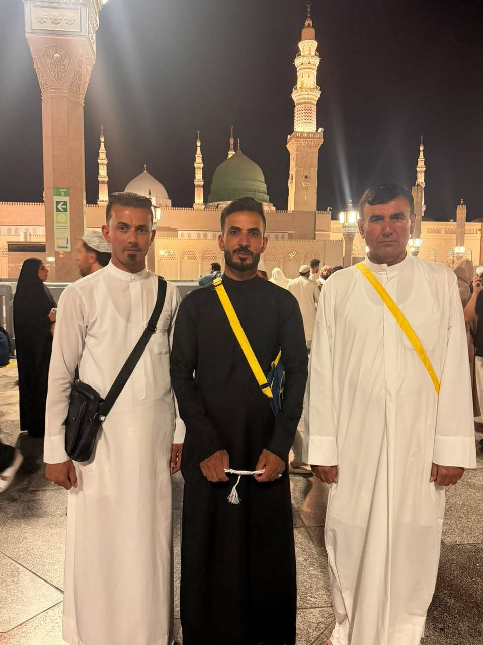 معتمري شركة الجبل الشامخ للحج والعمره ونقل المسافرين بأدارة اسماعيل الحاج حيال 
في مدينة رسول الله


**إذا كنت صاحب هذا الإعلان وتريد حذفه لأي سبب، رجاءا أرسل رسالة إلى الدعم الفني**