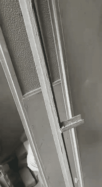 السلام عليكم 
ابواب اثنين للبيع حديد ٥٠ الف والصاج ١٥٠ الف 
الاتصال بالرقم ***********
