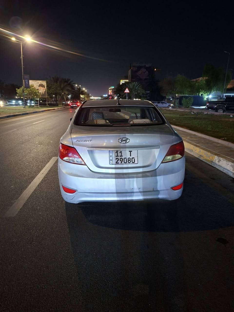 سلام عليكم اكسنت للبيع موديل 2016خليجي بيها جاملغ خلفي صبغ وبيها بوارد خفيفه وبيها بنيد مفتوح بس مفتوح مالتها البلادي رقمها بغداد سعره ٧٢بيها مجال ***********
