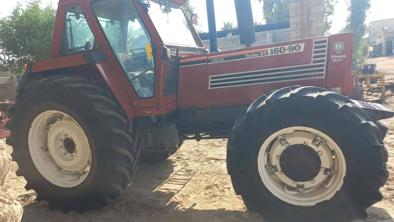 سلام عليكم اخوان مكينه للييع حجم 160فول مواصفات نص اتوماتيك مكينه جديده بمعنه الكلمه وياه ليزر مصطره 3ونص مامشتغل عده 30ساعه جديد مكينه خير من الله ***********
