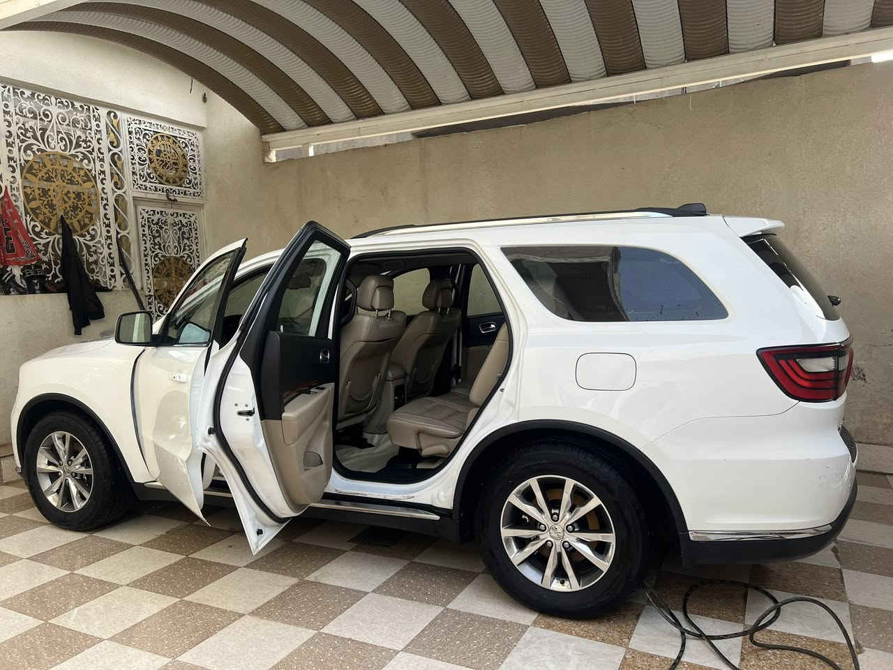 للبيع دورنكو 2014رقم بغداد وارد خليجي كفاله كفاله عامه  حته من البارد بيه فقط طخه كد اصبع فول مواصفات عده الفتحه ***********مكينه كير حداده كله كفاله مكاني بصره ابو الخصيب السياره نضيفه
