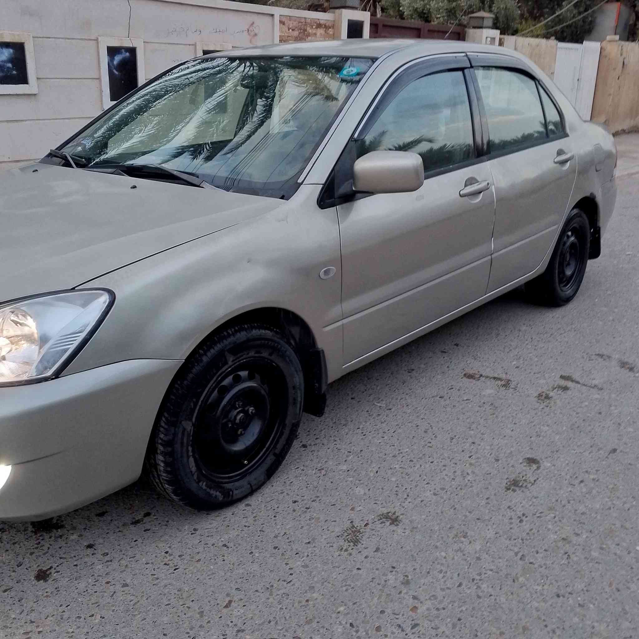 سلام عليكم البيع مسيبوشي لانسر موديل 2004 مال شركه  العامه سياره مامتعوبه بعدهي عل وضع شركه سيار كفاله كفاله كفاله عامه من عده بس صبغ حزام جماليه  بدون اي ضربه و   اسم معجون مكينه كير تبريد +تدفه كهربايات خير من الله حجم المكينه 1600 كير عادي  مكاني بغداد الشعب
السعر 65   لاتصال ‏‪***********‬‏
