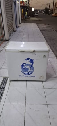 مرحبآ مجمدة ام دولفين ماركة معروفة حجم جبير 10 قدم شغالة وظمان بشغلهة ...