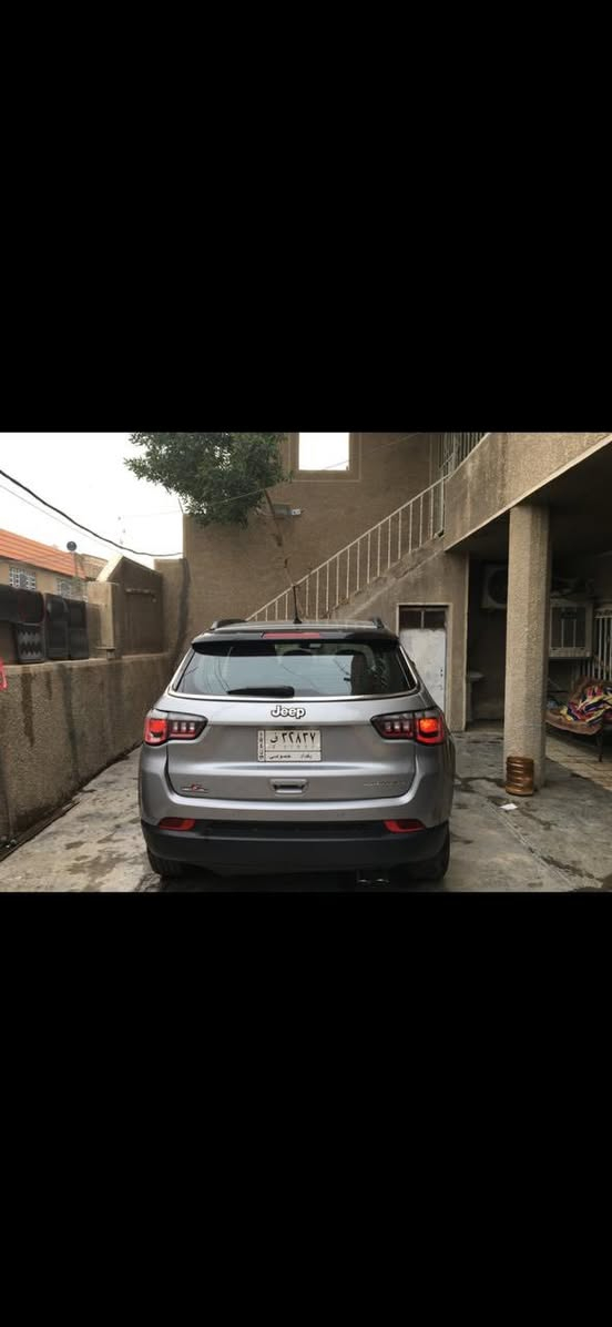 سلام عليكم
جيب كومباس Jeep compass 2019
لمتدد توويل 
سيارة على ايدي جدا نضيفه ادامه كامله تخم تاير جديد 
سيارة جاهزة ومناقصه اي شي 
رقم بغداد بسمي 
حادث سيارة جاملغ خلفي ايمن صبغ وجنطه نفس لون 
مواصفات  لمتدد معروفه 
كشنات جلد +كهرباء+ تدفئة 
شاشه كبيرة + شاشة دجتل
مراية اشارة وتعتيم 
لايت لد 
تشغيل عن بعد 
بصمتين 
محرك 2.4 
سايد بريك دكمه 
اوتو ستارت ستوب 
ويل كب حجم 18 

مكان سيارة بغداد 
***********
صور حادث موجودة بالمنشور
