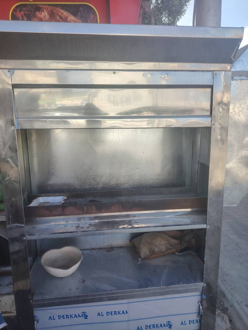 اغراض مطعم للبيع النجف الاشرف حي المكرمه ***********
