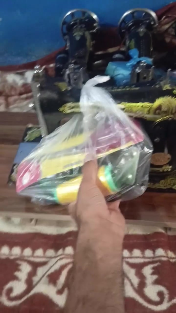 يوجد لدينا مكاين خياطه مناسبه للبيع السعر 50الف وبيها مجالل ومكينة ثرم سعر 40الف وبيها مجال.. *********** للأستفسار والأتصال على واتساب
