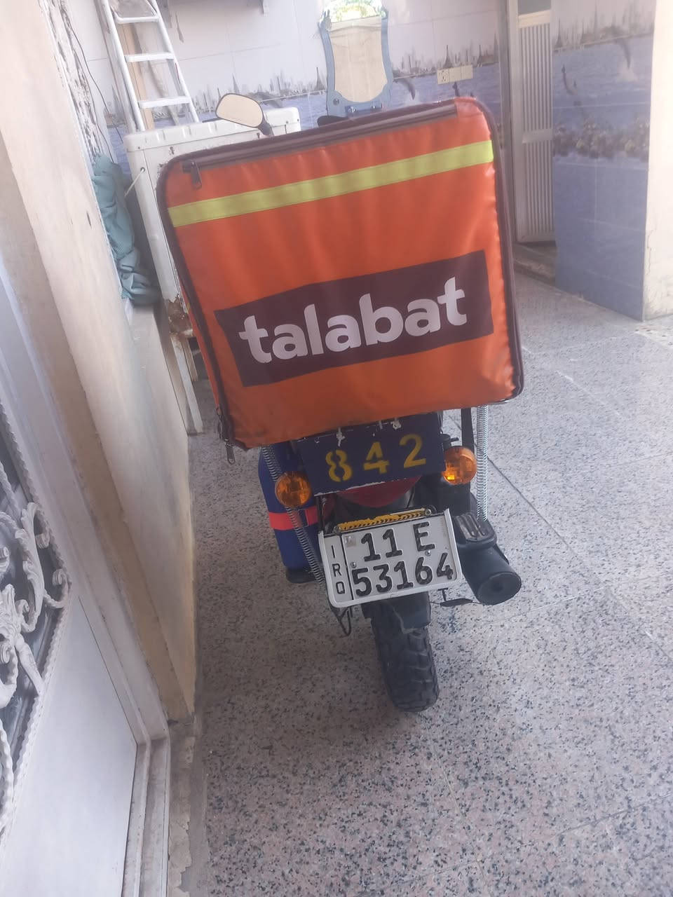 بوكسر جبلي موديل ٢٠٢٢ مرقم وسنويه ب اسمي تحويل ثاني يوم
دراجه قبل شهر ماشيه 27 الف حقيقي لاكن صارت مشاكل وما سويت مال العداد فا اعتقد ماشيه 30 الف حقيقي او هيج شي 
رقم بغداد 
دهن امزويل كل ١٠ ايام ابدله امانه الله 
مكينه ما مفتوحه مبدل بيها فقط كلجات وعينه غير هالشي كلشي مكفول 
بغداد منطقه الحبيبيه 
*********** 
سعرها مليونين ٢٠٠ بيها مجال ان شاء الله
