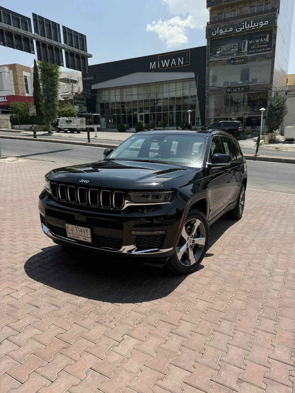 ‎
السلام عليكم  

جيب خليجي موديل 2021 

‎

 

‎المواصفات :

‎* دفع رباعي 4x4 . 

‎* رادار امامي مع مانع تصادم . 

‎* تحذير الخروج عن المسار . 

‎* تحذير النقطة عمياء ⚠ .

‎* ويل قياس 20 انج .

‎* سقف بانوراما . 

‎* شاشه كبيرة 10.1 انج . 

‎* نظام الخرائط (GPS) .

‎* كاميرا داخلية . 

‎* كاميرا خلفية . 

‎* المصابيح الأمامية زنون .

‎* كشافات الضباب زنون .     

‎* تشغيل عن بعد .

‎* صندوق كهربائي .

‎* مقصورة الركاب من الجلد الفاخر .

‎* حفظ وضعيات الجلوس (ميموري) . 

‎* المقاعد الأمامية كهربائية .

‎* المقاعد الأمامية تبريد وتدفئة .

‎* المقاعد الخلفية تدفئة .

‎* سستم صوت Alpine . 

‎* انارة داخلية LED . 

‎* حساسات خلفية . 

‎* 7 راكب .

‎* مكيف خلفي مع وحدة تحكم منفصلة . 

‎* تدفئة ستيرن . 

‎* مانع تصادم خلفي .

‎* بلوتوث تلفون . 
‎* محدد سرعة .
***********

‎* نظام التشغيل والاطفاء الاوتوماتيكی
