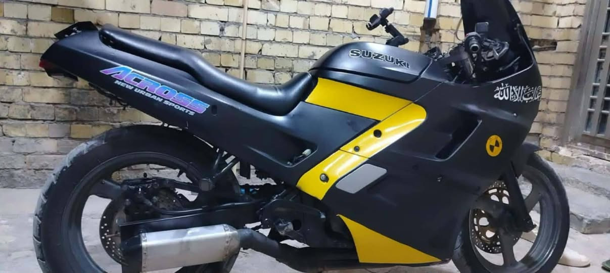 السلام عليكم اخوان بطح كروزس للبيع كير وماكينة كفالة الدراجه حلوه عوزها شويه ترتيب بيها خربطه بسبب روس بلكات لان تايخه ينرادلها روس بلكات جدد وكتف شحن فقط 
السعر 1200 وبيها مجال حگ الجية اوراق مكاتبة فقط


**إذا كنت صاحب هذا الإعلان وتريد حذفه لأي سبب، رجاءا أرسل رسالة إلى الدعم الفني**