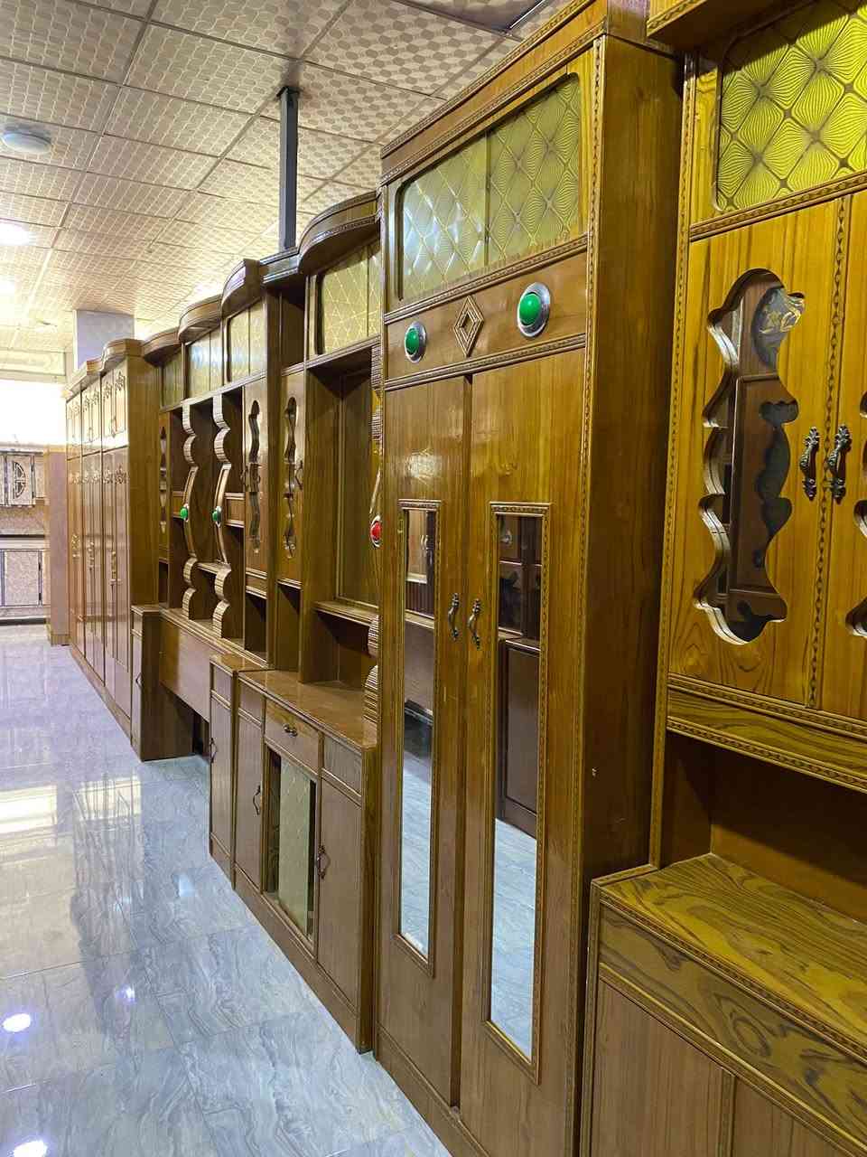متوفر 4 غرف أخشاب استعمال جداً قليل العنوان الخالدية اتصل ***********
