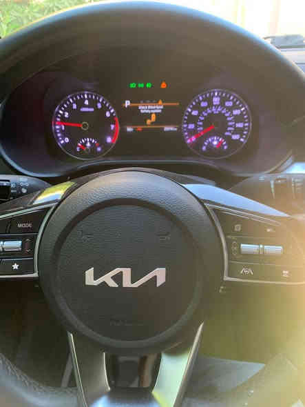 السلام عليكم سياره كيا فورتي GT موديل 2023 وارد امريكي حادثها جاملغ وبنيد الضرر مواصل للمحرك السياره نضيفه جداً السياره ماشيه  23 الف سعه المحرك 2000 كير أوتوماتيك اللون الداخلي اسود السياره مجمركة الدهن اصلي سياره بدون صبغ الحادث جاملا امامي اليسار وسعر 14700$ وبيها مجال بسيط  

للاستفسار :*********** 
عنوان السياره بغداد \الكرخ
