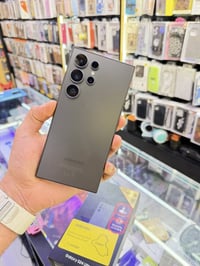 s٢٤ الترا • ٢٥٦ • تيتانيوم بلاك