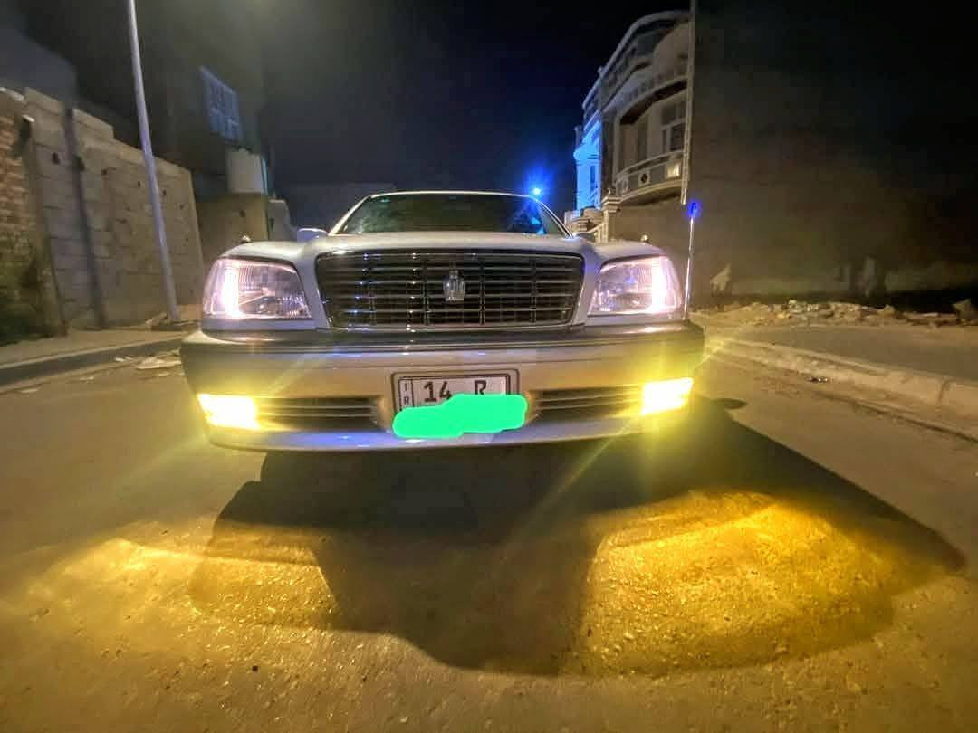 السلام عليكم
للبيع ((ملكه)) جنون مكفول من الكص والضربه ولصبغ والتبديل زيرو للعلم السياره (نقل جثه) شاصي 41  فقط شغل مضبوط رقم بصره الدولي شرط سنويه ال 29 مديل 2000
مواصفات السياره: 
1.اربع دكم 
2.ديفور الجبير
3.عينه اكترونيه 
4.ستيرن كهربائي
5.كشنات كهربائيه اماميه وخلفيه 
6.ثلاجه
7.ويل كب حصيره  
8.برده كهربائيه خلفيه 
9.مري شفط + هيتر 
10.نضام TRC +VSC مانع انزلاق
11.تبريد خلفي امامي ثلج + تدفئه 
12.سيدي جنجر ٦ اقراص
13.كروز  قفل سرعه 
سياره فول مواصفات ماعده الفتحه 
وبيهه بعد مواصفات 
السياره ماشيه 85 حقيقي 
شرط مكينه وكير وحداديه كارتون كلش
 واحله من الصور وتجي وتشوف بعينك شرط الله شاهد مانقصهه برغي 
السياره بسمي تحويل ثاني يوم بسم المشتري 
السعر 115 وبيهه مجال قليل 
(( ملاحضه اخي العزيز اشوف السعر غالي عليك  اترك شي يدل على اخلاقك وتربيتك والرزق على الله ❤️)) 
رقم الهاتف ***********
مكان السياره بصره 
         (أي تفاصيل اكثر راسلني واتساب)
