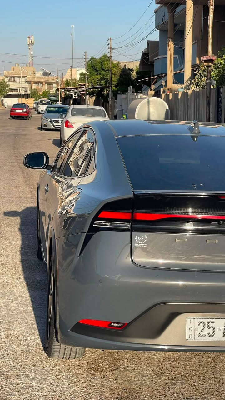 للبيع تويوتا بريوس موديل 2024، الجيل الجديد، لون اسمنتي ، السيارة نظيفة جداً واستخدام شخصي، اقتصادية جداً بالوقود ومناسبة للاستخدام اليومي والسفر.

المواصفات:
✅ محرك 2.0 لتر هايبرد.
✅ قير أوتوماتيك E-CVT.
✅ دفع أمامي.
✅ صرفية وقود ممتازة (من أفضل السيارات الهايبرد).  
✅ شاشة معلومات.
✅ كاميرا خلفية.
✅ حساسات أمامية وخلفية.
✅ تشغيل بصمة.
✅ مثبت سرعة.
✅ نظام المحافظة على المسار.
✅ رادار أمامي وأنظمة أمان تويوتا.
✅ إنارة LED.
حالة السيارة:

* شرط الفحص
* مكينة، قير، شاصي بحالة ممتازة.
* لا تحتاج أي مصروف.
* سيارة جاهزة
* صورة الضرر مع رقم الشاصي داخل المنشور

📍الموقع: كركوك
💰السعر: (١٦٠$) .
📞 للتواصل: (***********)
