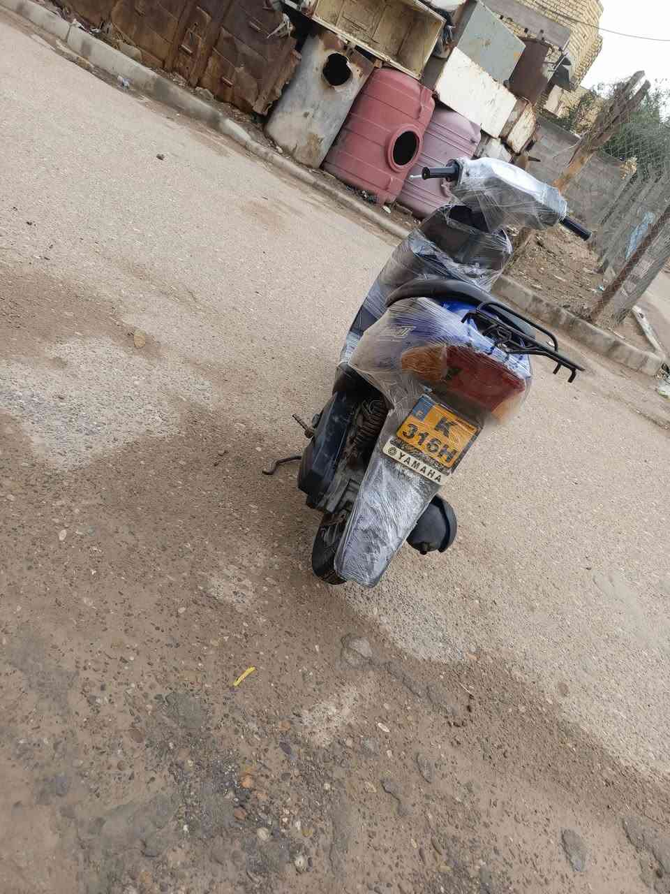 سلام عليكم دراجه سازوكي نضيفه للبيع وكله شغاله بس عوزه باتري والصندوق مايقفل والدراجه حلوه وع البلاد والشوته فالته عنواني ميسان حي الزهراء والسعر 250وبيه مجال شي قليل وهذا رقمي***********
