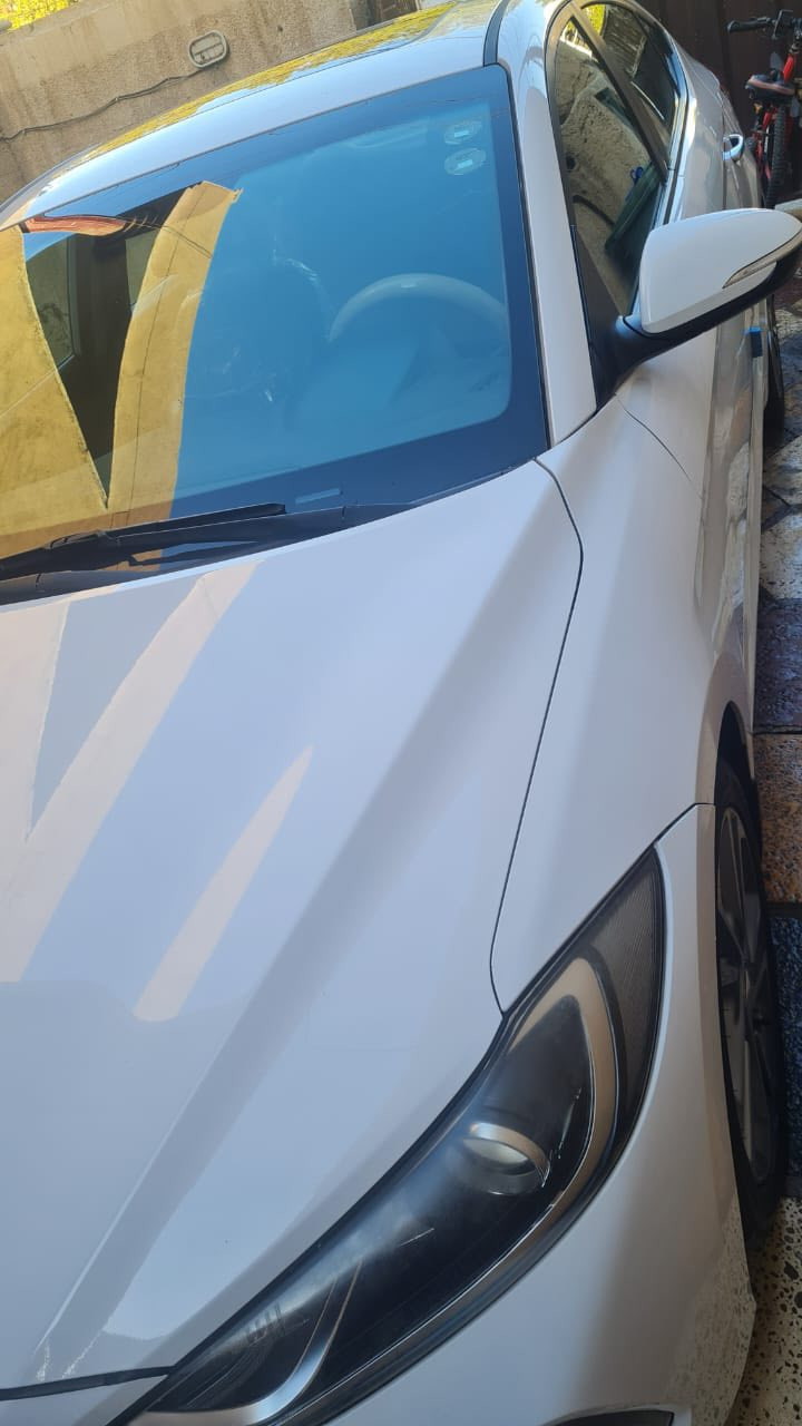 السلام عليكم
للبيع هيونداي النترا 2018 خليجي سوبر
المواصفات فتحة سقف سلايد مري شفط يدات نيكل قطعتين تبريد فول تحكم ستيرن ويل كب شاشة اندرويد
كامرة خلفية دوارة محرك 2000 وباقي المواصفات العادية
ماشية 86 الف حقيقي السيارة رقم اربيل سنوية باسمي  تحويل مباشر ثاني يوم السيارة مكفولة عدا شوية بارد بين الجاملغ والباب من جهة السايق والباقي مكفول من الصبغ والبارد 
السعر/14.800$وبيها مجال
العنوان/بغداد/العامرية 
هـ/***********
