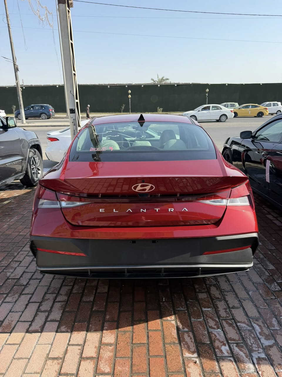 السلام عليكم للبيع فقط 
النترا موديل 2024 امريكي 
حادث بسيط تبديل دعاميه 
اصليه نفس الون بدون صبغ 
بدون دواخل جاهزه وجديده
دخول جديد بسمي 

السعر 147 
العنوان بغداد 
الهاتف ***********
