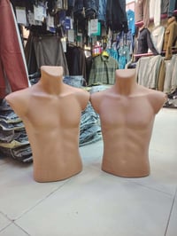 للبيع ١٠٠ لعابه صدر سعر قطعه ٥ الاف 07822671310