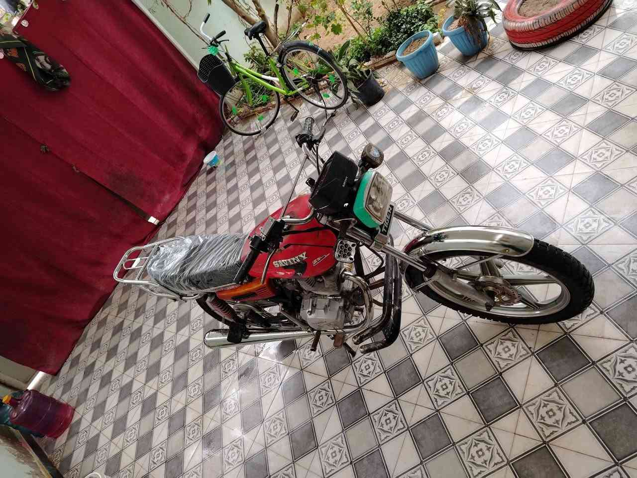 سلام عليكم سيفان 2019 ورقه كارتونيه وحده  نقص بس اشاير السعر 325  مكاني شهربان حي الجهاد ***********
