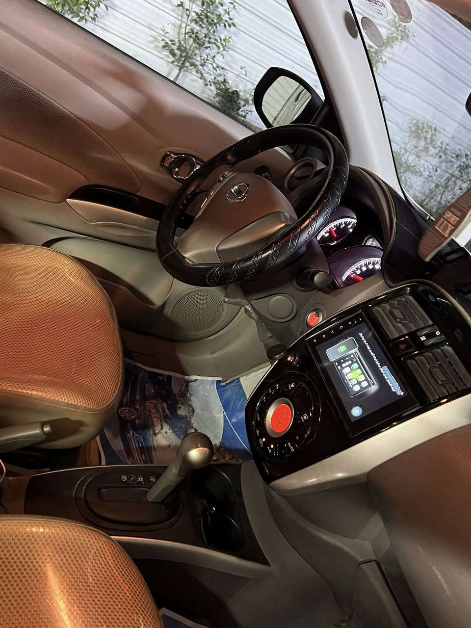 سلام عليكم 

للبيع نيسان سني مصري 2024 فول مواصفات خليجي

سياره بصمه تشغيل دخول ذكي 

تحكم تبريد شاشاه قطعين تبريد 

شاشه لمس بلادي +كار بلي 

سياره نضيفه احلى من صور جاهزه مانقصها شي 

ماشيه 35الف كيلو متر قابل للزياده

رقم أربيل سعر 135$ قابل للتفاوض تحويل مباشر 

الاستفسار  الاتصال على رقم :*********** 

مكاني بغداد كاضميه
