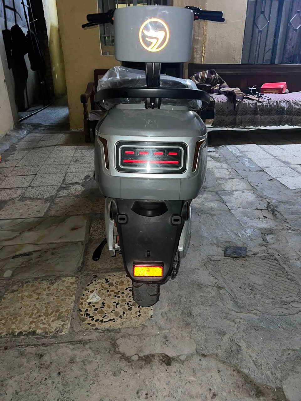 دراجه شحن الاسم رانج ست بطاريات مشحونه بس3مرات سعر 900العنوان شارع فلسطين رقم***********
