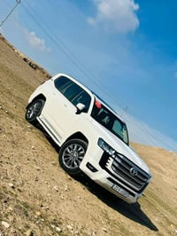 لاندكروزر GXR • ٦٤٠٠٠ كم • وكالة ساز